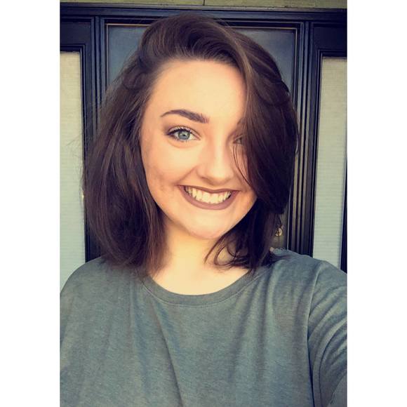 Meet your Posher, Hannah