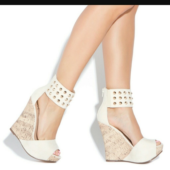 Studded ankle wedge heel!!! - Picture 2 of 3