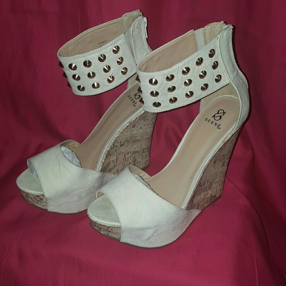 Studded ankle wedge heel!!! - Picture 3 of 3