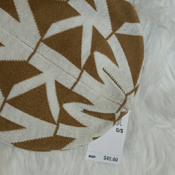 🌟LAST DAY LISTED🌟 Michael Kors Beanie NWT - Picture 3 of 3
