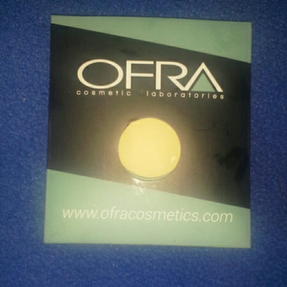 Ofra cosmetic banana highlighting powder