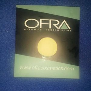 Ofra cosmetic banana highlighting powder