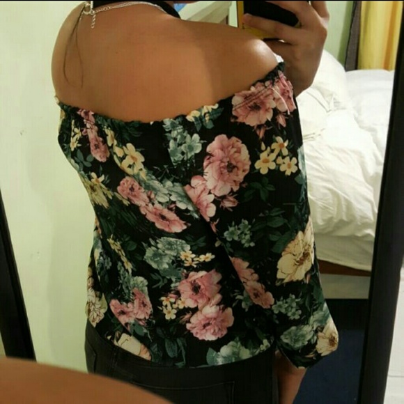 Floral Off The Shoulder Top - Picture 4 of 4