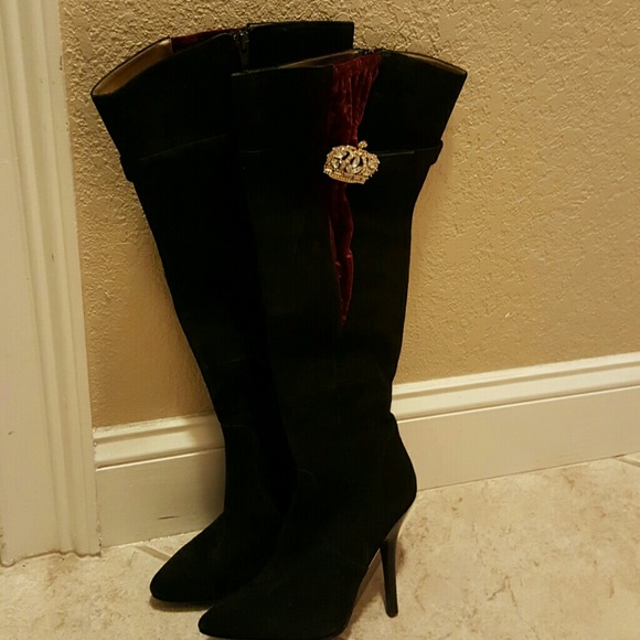 Black suede knee boots