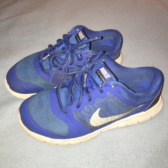 Shoes - Picture 3 of 4