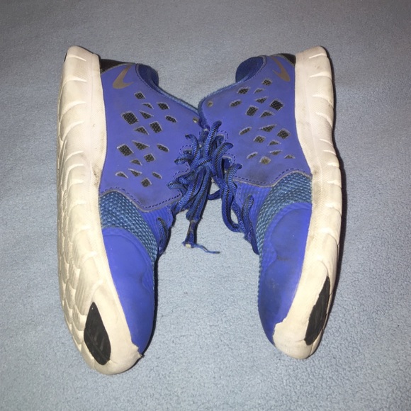 Shoes - Picture 4 of 4