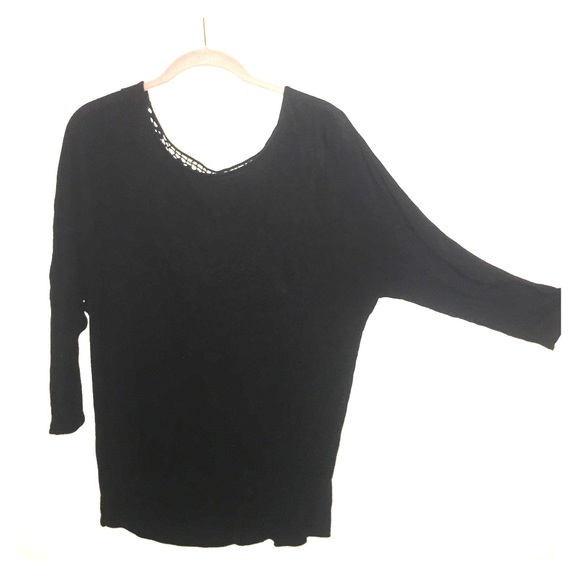 3/4 sleeve black shirt