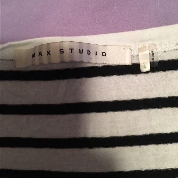 Vneck - Picture 2 of 2