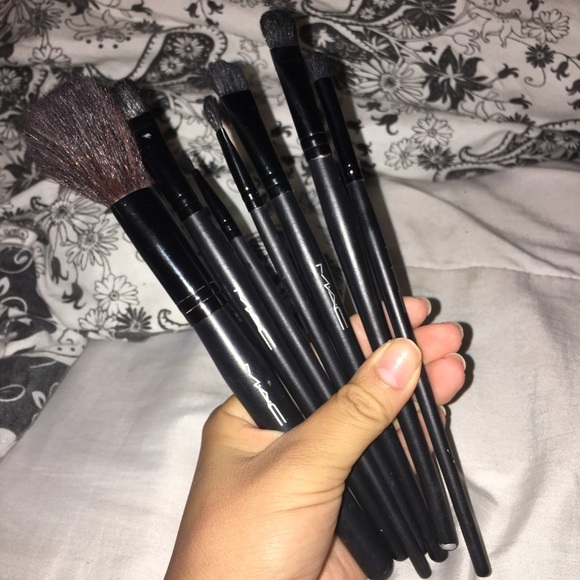 Authentic Mac Brushes