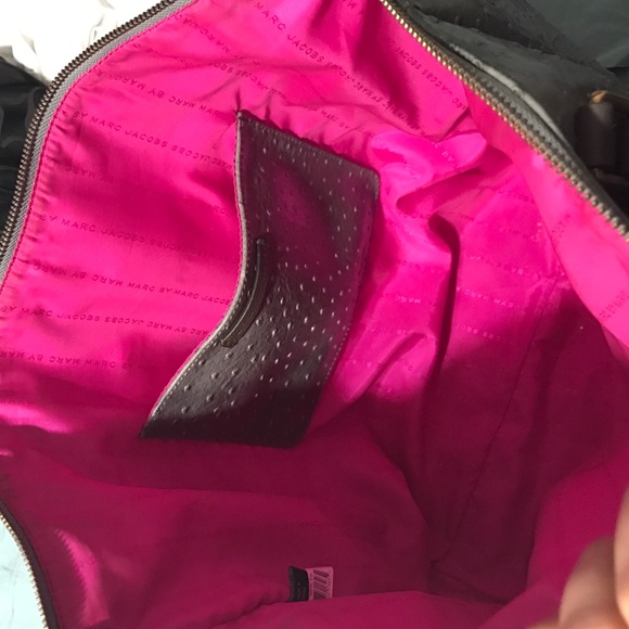 Marc by Marc Jacobs “Ozzie Take Me” Ostrich Bag - Picture 2 of 8