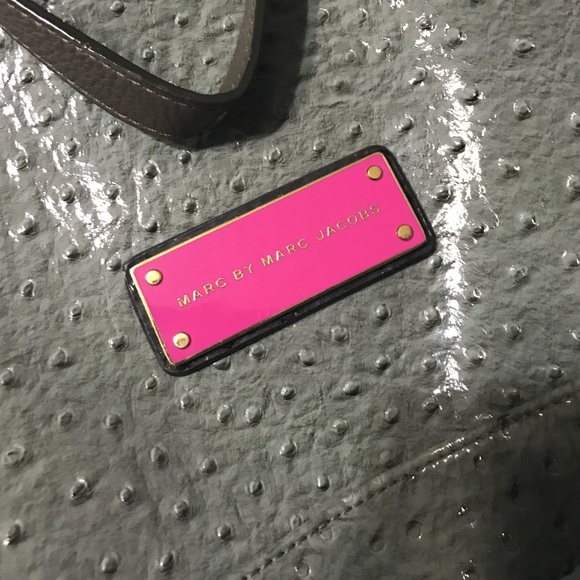 Marc by Marc Jacobs “Ozzie Take Me” Ostrich Bag - Picture 3 of 8