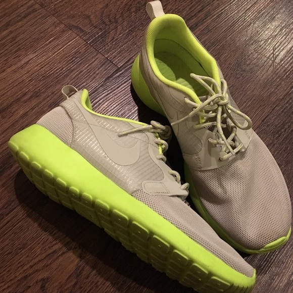 Nike Roshe Run Bone/Volt