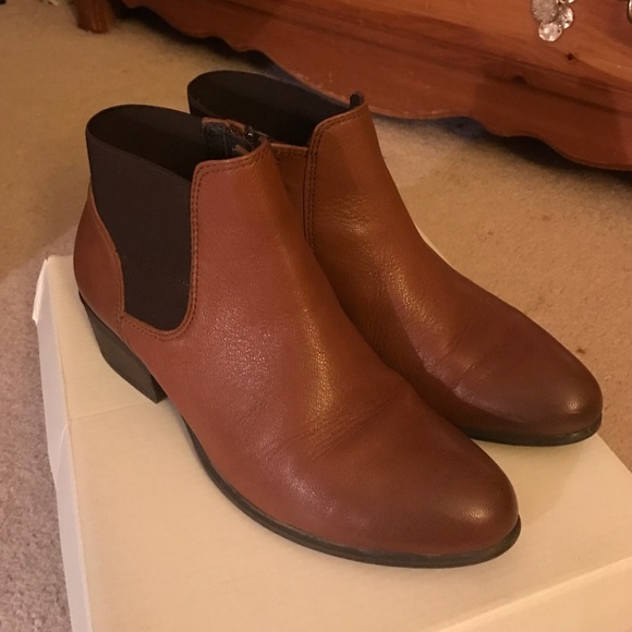 *REDUCED* Steve Madden Dark Cognac Booties