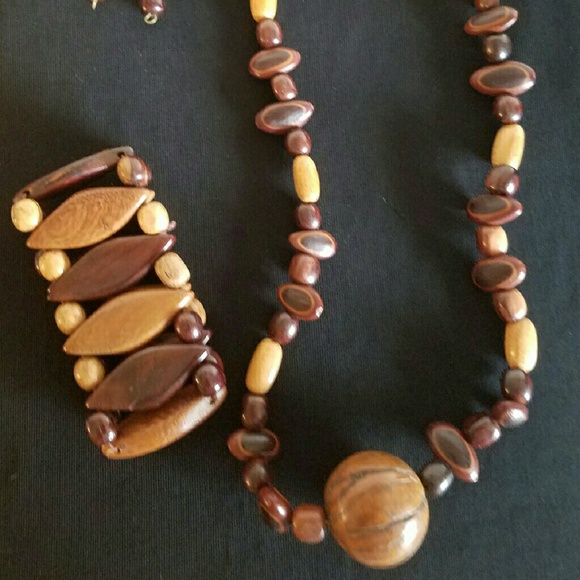 Jewelry Set - Picture 1 of 2