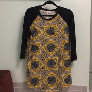 LuLaRoe XL Randy Tee
