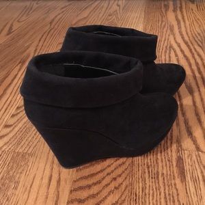 KELSI DAGGER wedge-ankles boots