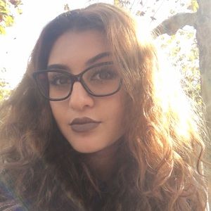 Meet your Posher, Ariana