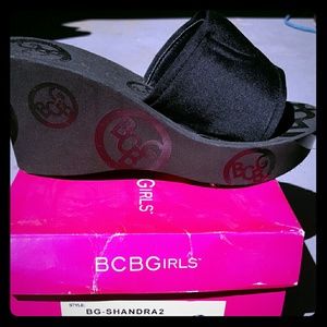 BCBG wedge flip flops