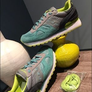 Women's Saucony Shadow sneakers