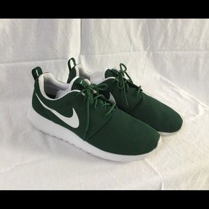 NIKE ROSHE ONE GREEN / WHITE SZ 10.5 - Get 'em!