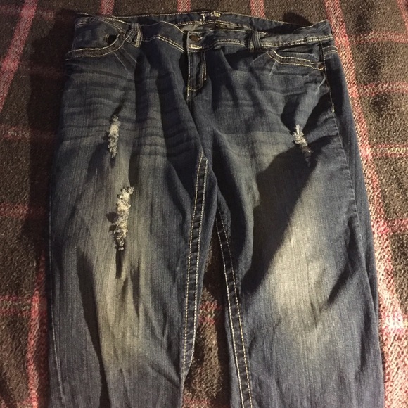 Never worn ,, new without tags stretch jeans ..