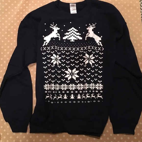 Gildan Other - Black and White Christmas Sweatshirt