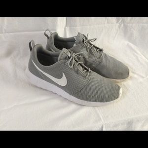 NIKE ROSHE ONE SZ 13 GREY / WHITE - Great Shape!