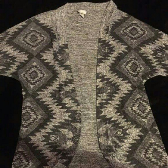 3/4 sleeve Aztec printed cardigan