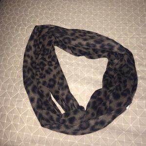 Brand new Old Navy Infinity Scarf