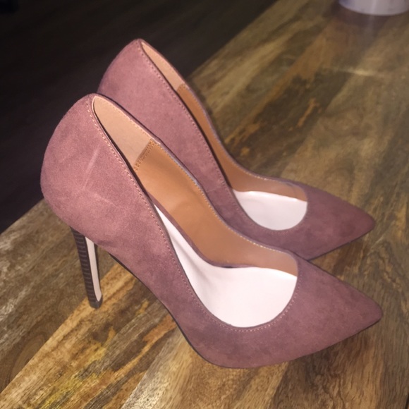 🚫SOLD🚫ShoeDazzle Claudia pump