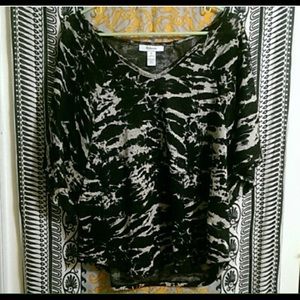 Black & Tan flowy top