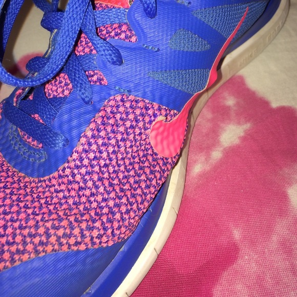 nike free runs - Picture 3 of 4