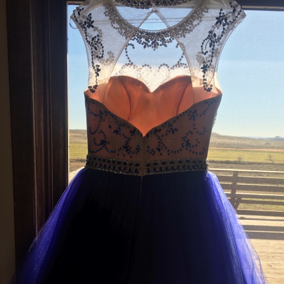 Prom/Formal Dress - Picture 3 of 5