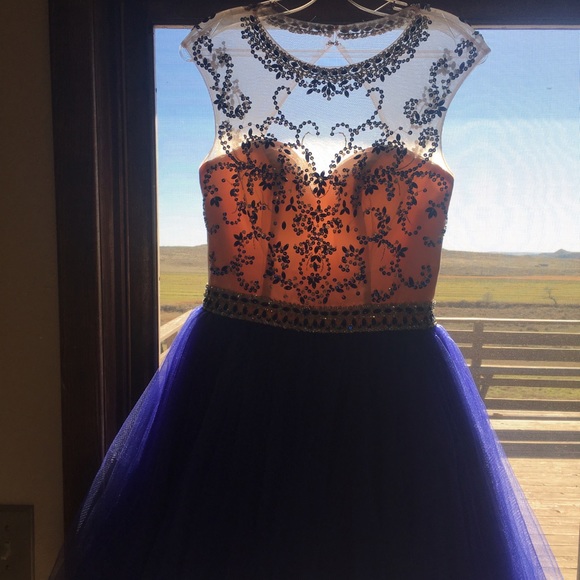 Prom/Formal Dress - Picture 4 of 5