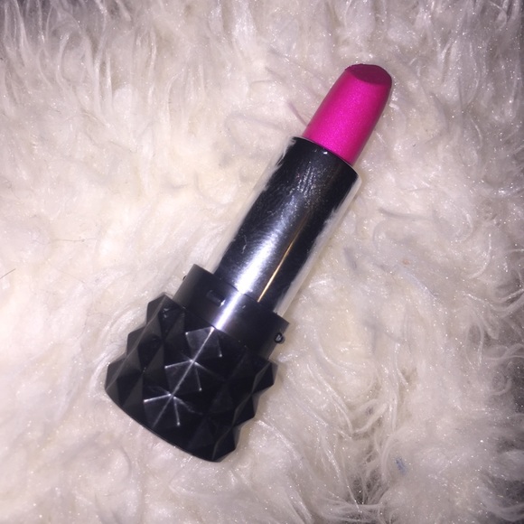 FREE WITH PURCHASE OF 2 ITEMS