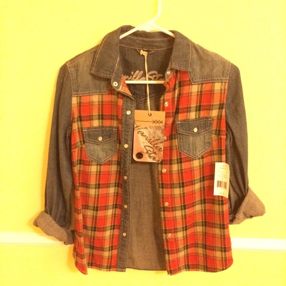 Vanilla Star Plaid Button Down