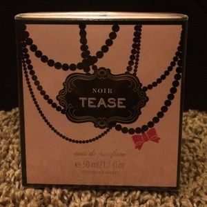 Victoria's Secret noir TEASE eau de parfum
