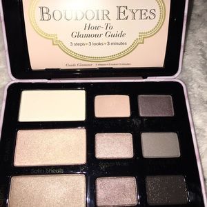 TOO FACED BOUDOIR EYES
SOFT & SEXY SHADOW