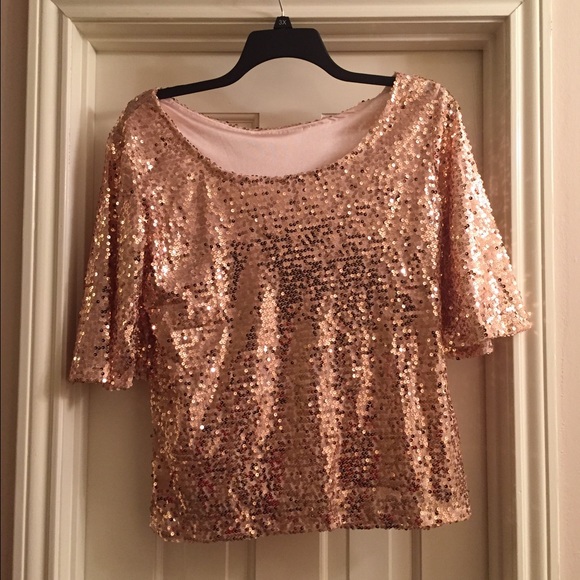 NWOT Rose gold sequin shirt