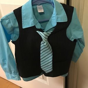 Toddler Boy dress button up, tie, & vest Size 3t