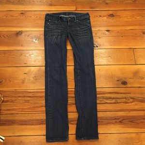 Cute Express straight leg, low rise jeans!