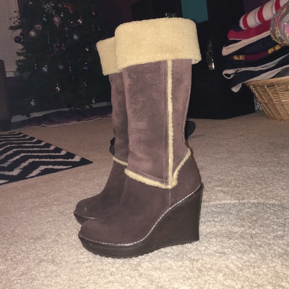 BNWT Brown UGG wedges