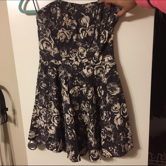 Antique gray rose print strapless mini dress