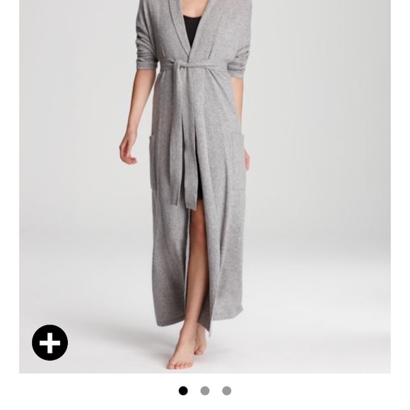 Cashmere Arlotta Robe in wine NWT