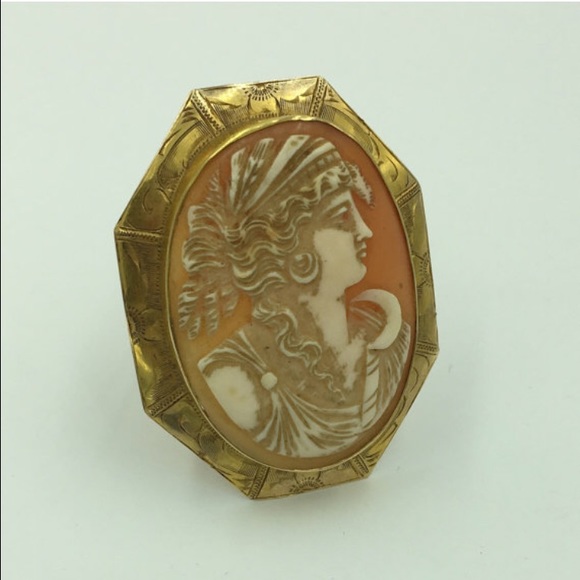 10k yellow gold  shell cameo brooch