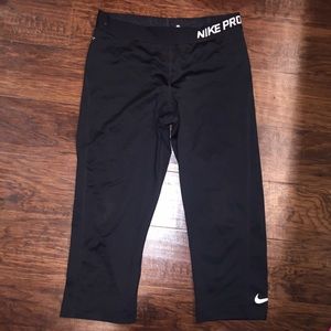 Nike Pro Cool Capris