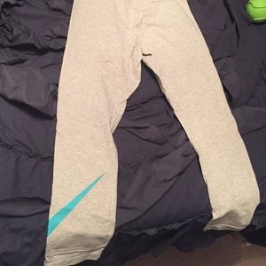 Nike semi cropped leggings