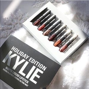 Kylie Cosmetics Holiday Collection!! ❄️