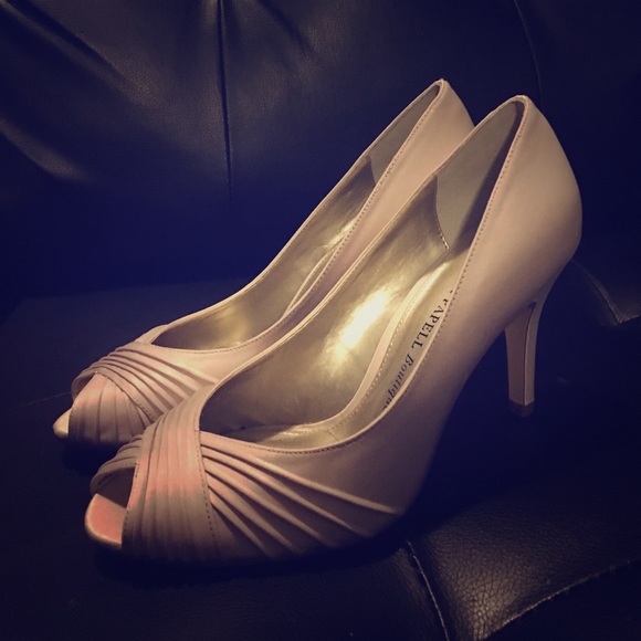 Womens Size 6.5 Champagne Heels