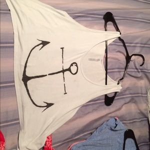 Super cute anchor crop top!